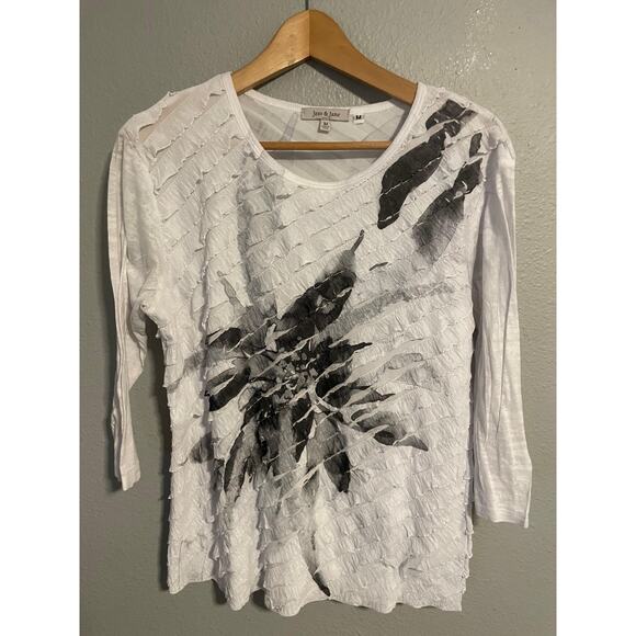 Jess & Jane Tops - Jess & Jane Shirt Womens Medium White Black Crinkle Floral 3/4 Sleeve USA Artsy